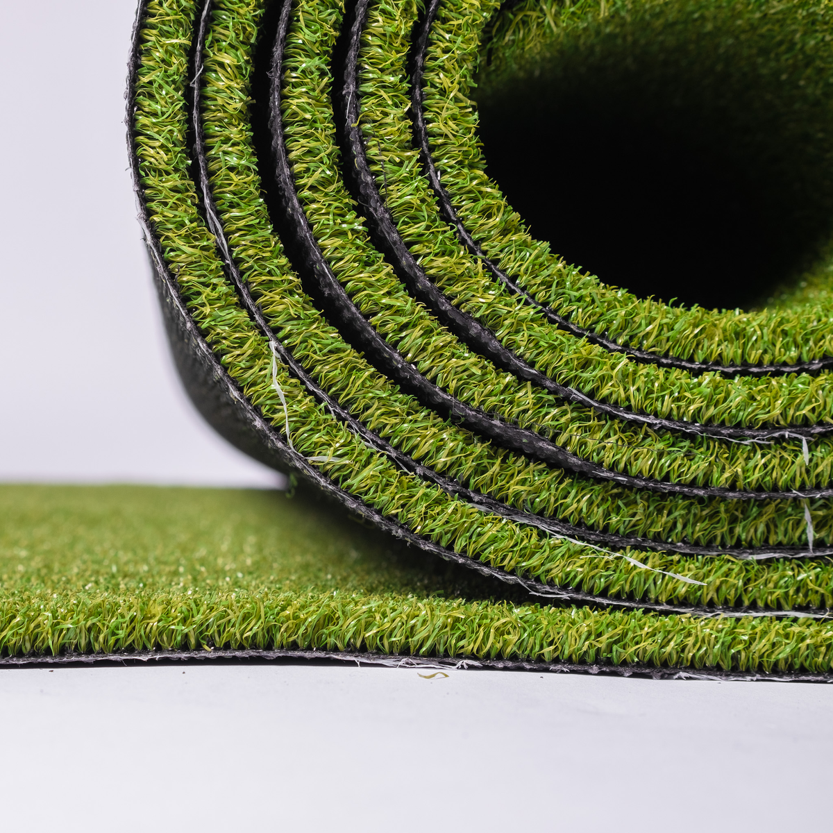 Putting Turf Landing Pad for Indoor Golf Practice Setup